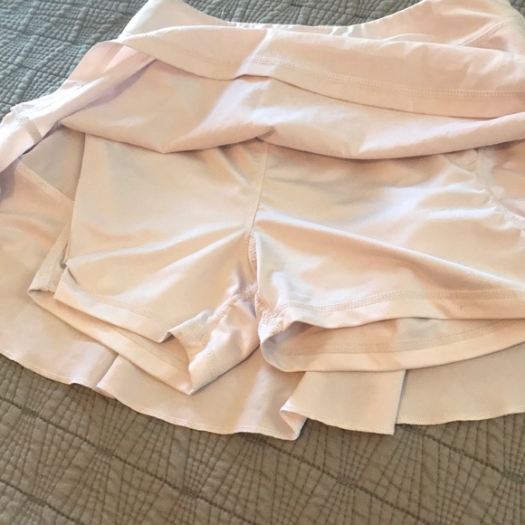 Exercise white tennis skirt - Picture 4 of 4